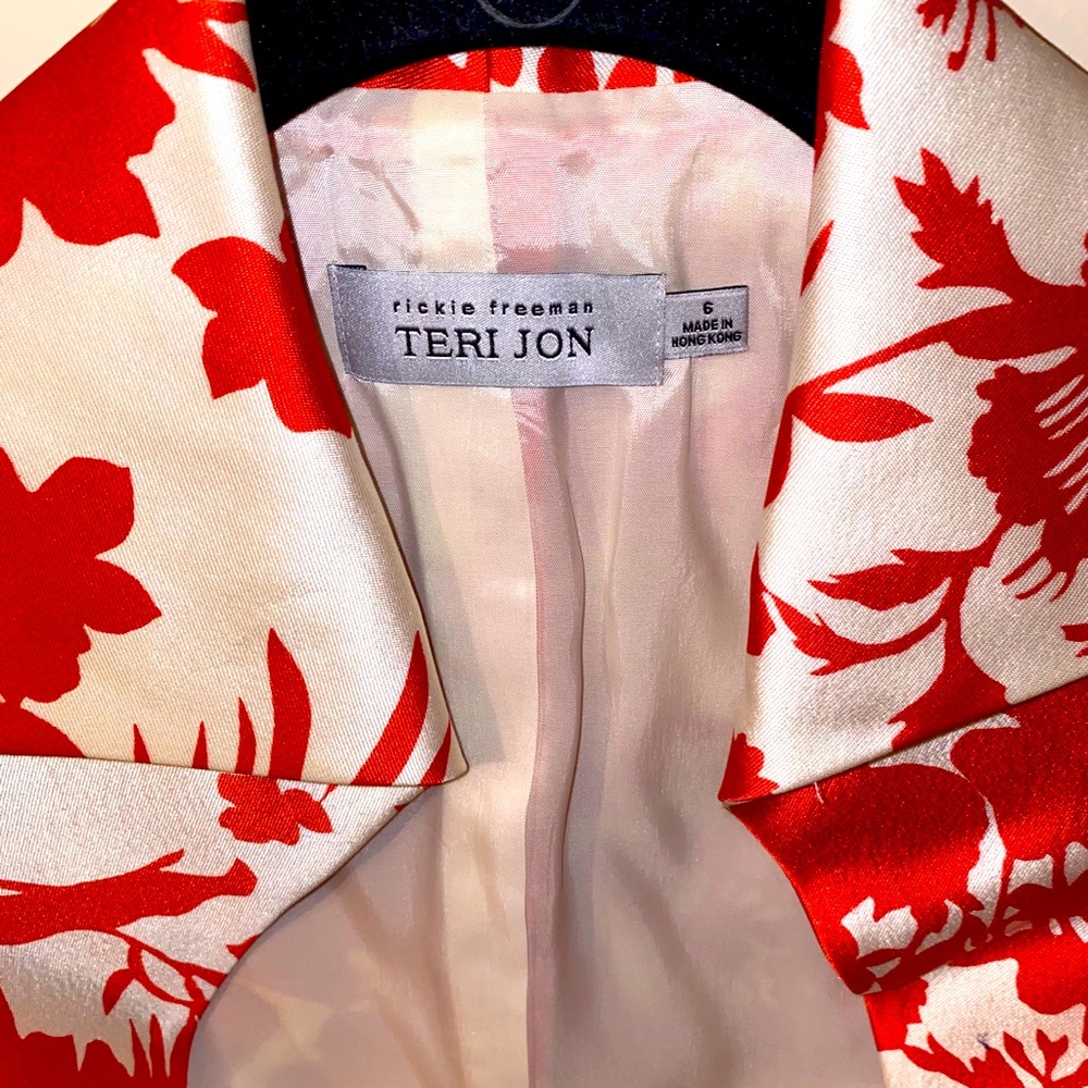 Rickie Freeman Teri Jon crop blazer